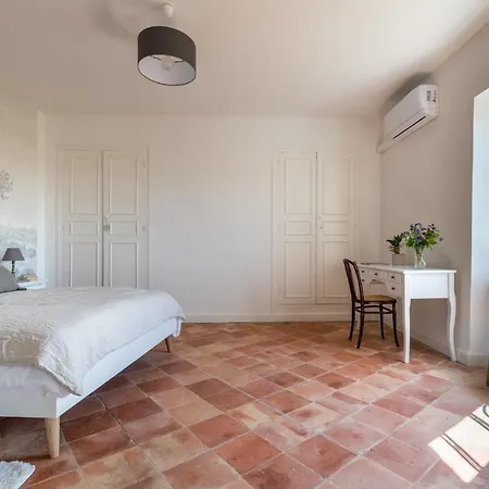 Bed & Breakfast Ovillage