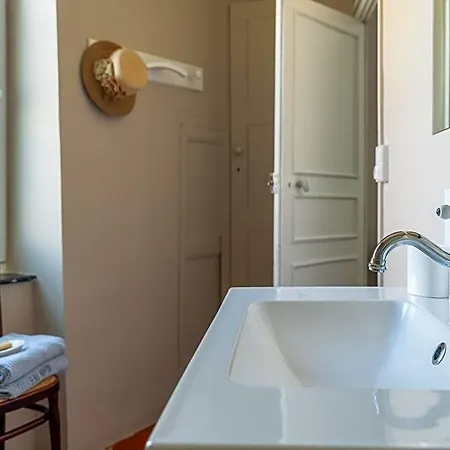 Bed & Breakfast Ovillage 3*
